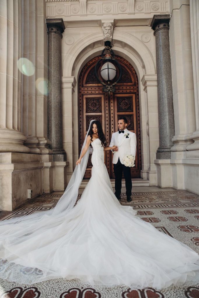 lace wedding gowns